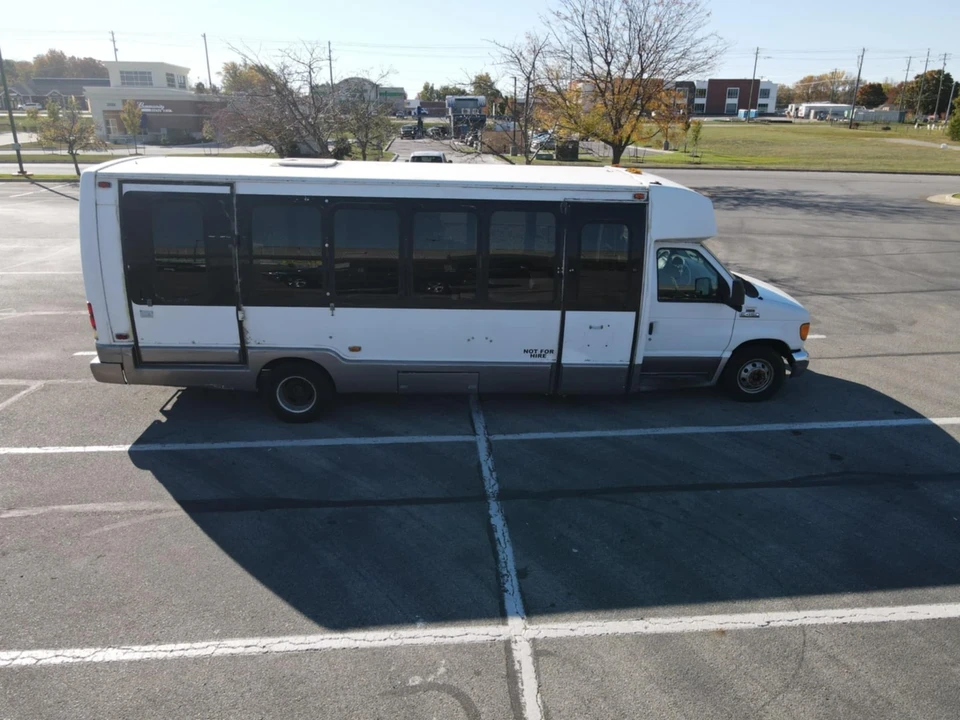 2006 Ford Econoline Van - Image 8 of 13