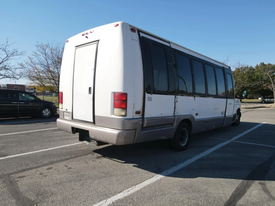 2006 Ford Econoline Van - Image 7 of 13