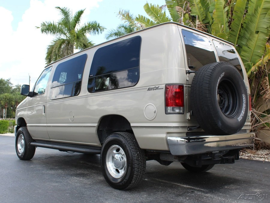 2006 Ford Econoline Van - Image 8 of 24