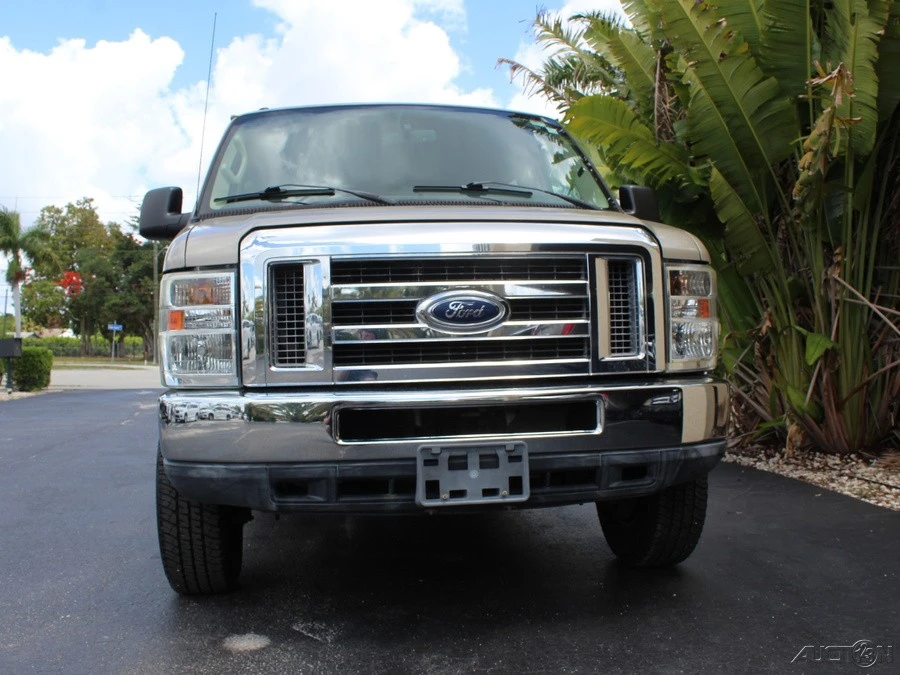 2006 Ford Econoline Van - Image 9 of 24