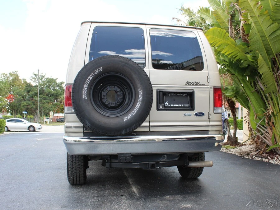 2006 Ford Econoline Van - Image 10 of 24
