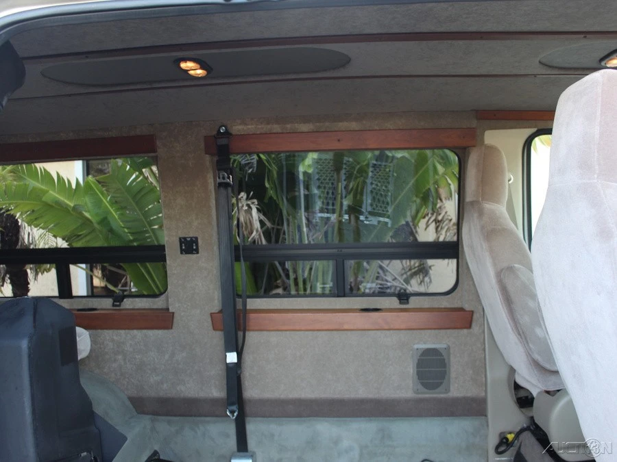 2006 Ford Econoline Van - Image 18 of 24