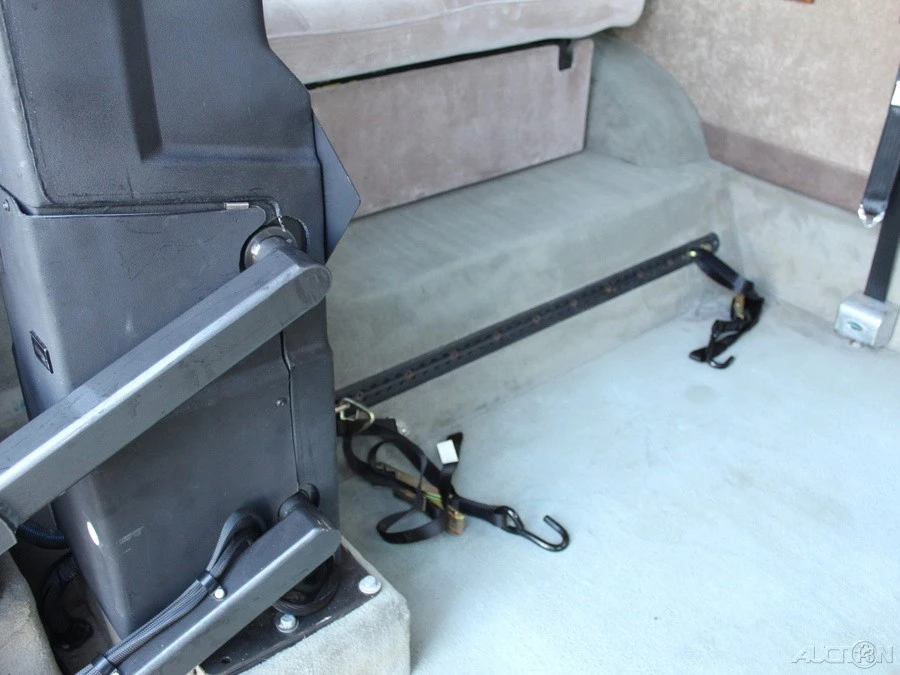 2006 Ford Econoline Van - Image 20 of 24