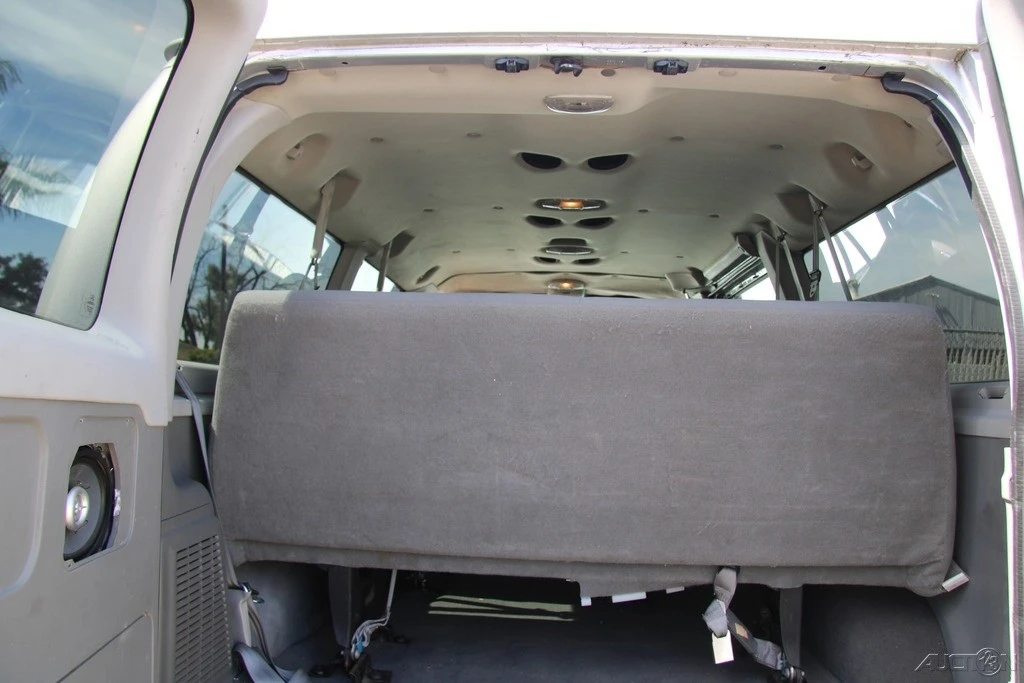 2006 Ford Econoline Van - Image 20 of 21
