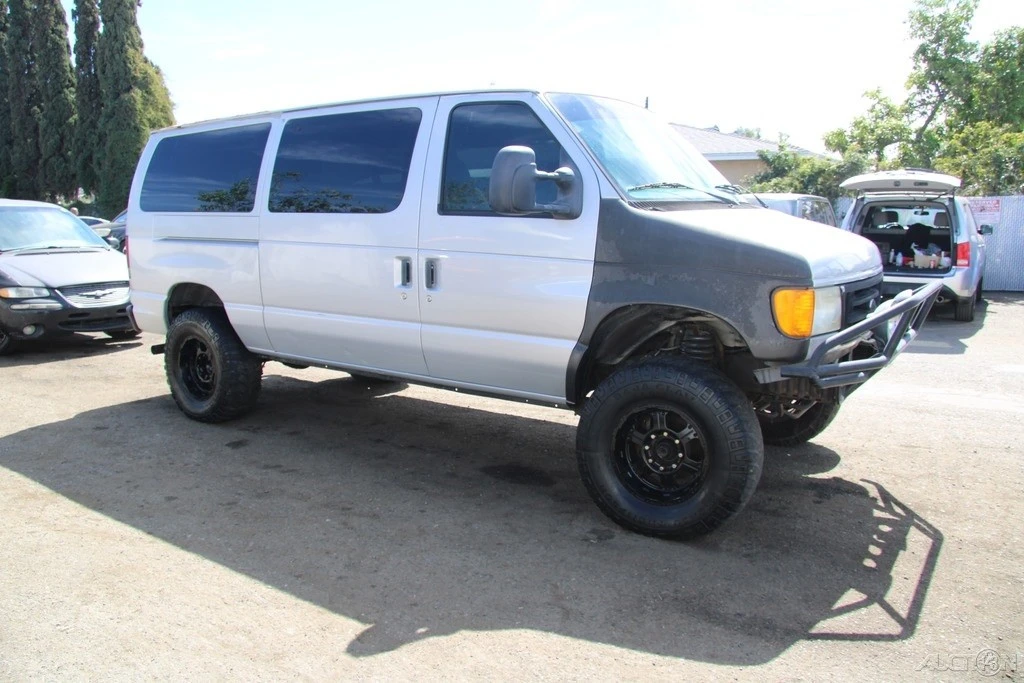 2006 Ford Econoline Van - Image 9 of 21