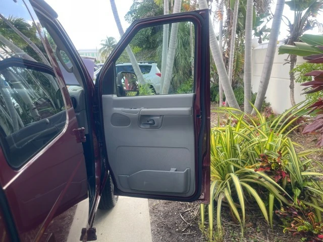 2006 Ford Econoline Van - Image 12 of 21
