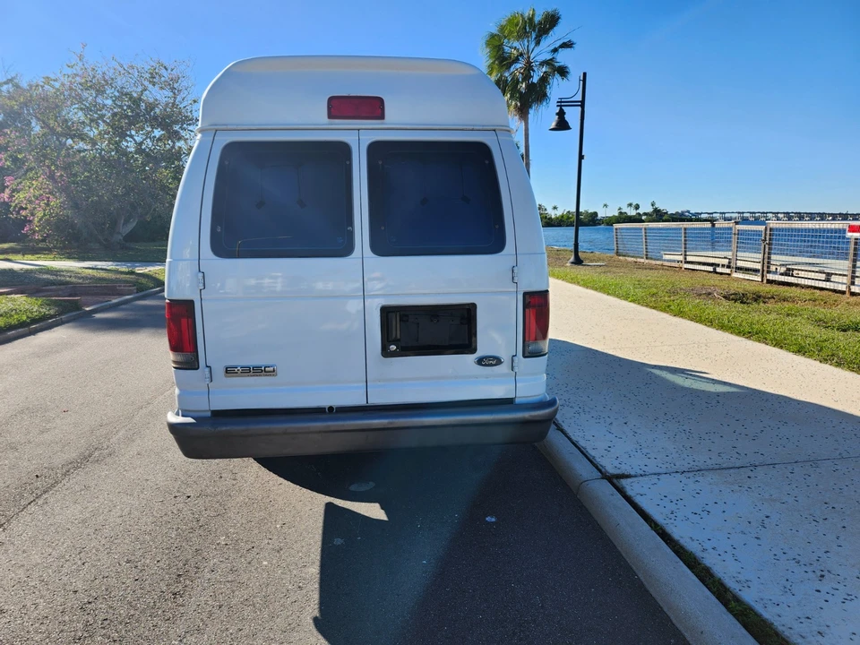 2006 Ford Econoline Van - Image 8 of 19