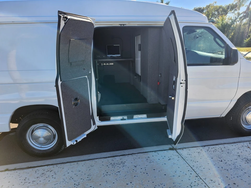 2006 Ford Econoline Van - Image 7 of 19