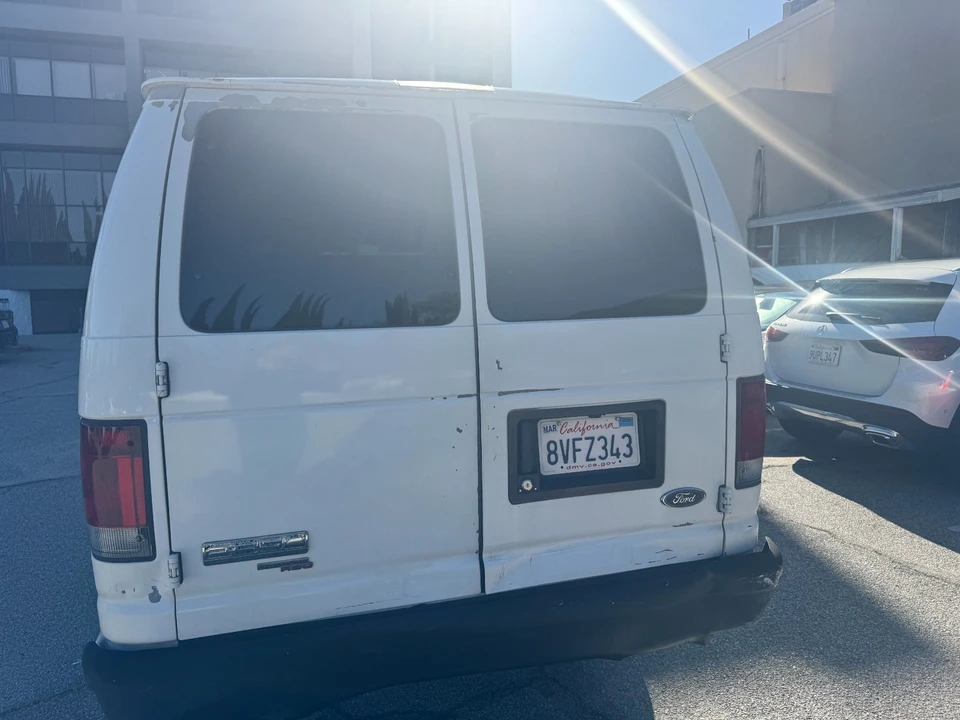 2006 Ford Econoline Van - Image 14 of 15