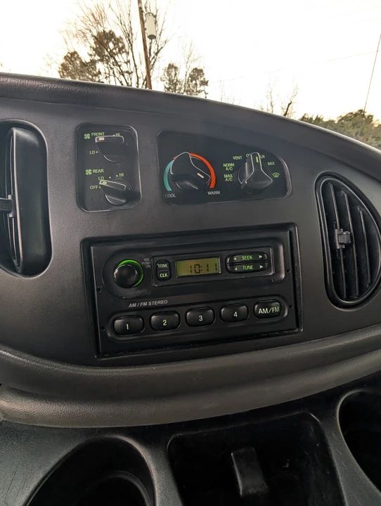 2006 Ford Econoline Van - Image 16 of 18