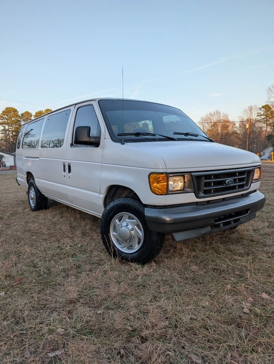 2006 Ford Econoline Van - Image 2 of 18