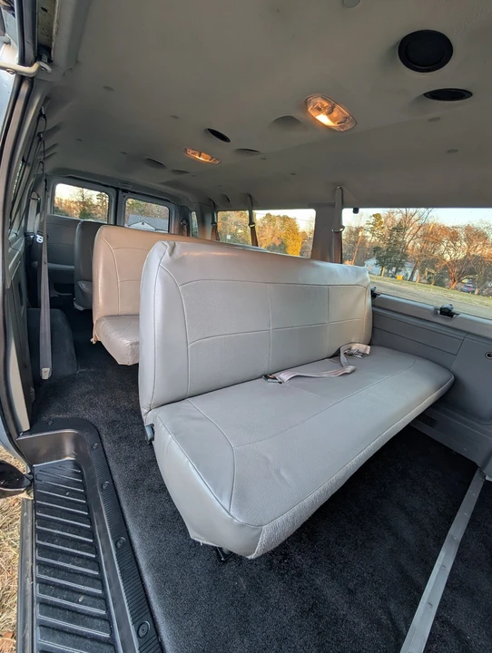 2006 Ford Econoline Van - Image 13 of 18