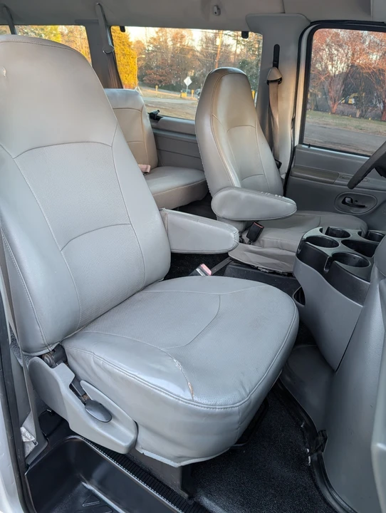 2006 Ford Econoline Van - Image 11 of 18