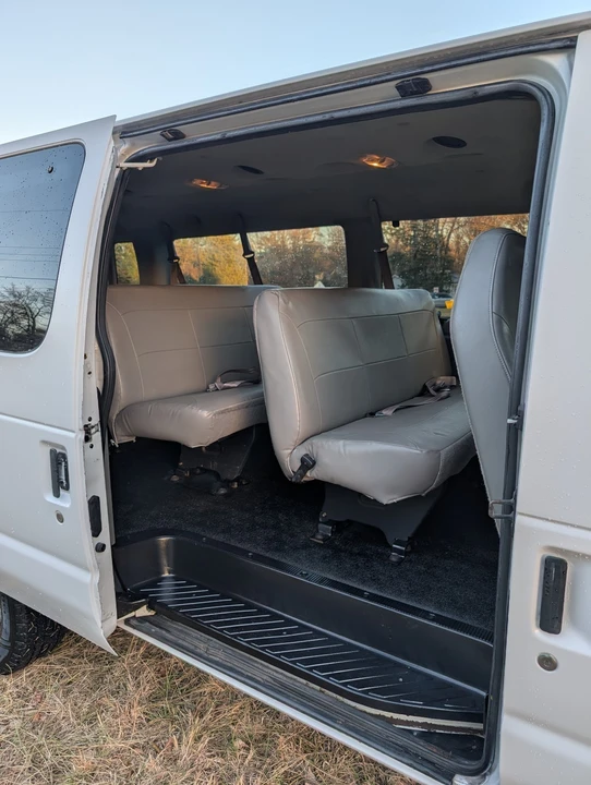 2006 Ford Econoline Van - Image 12 of 18