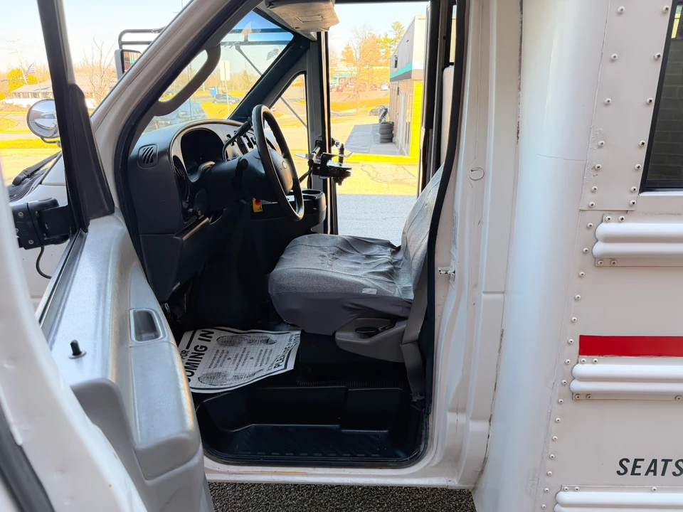 2006 Ford Econoline Van - Image 14 of 21