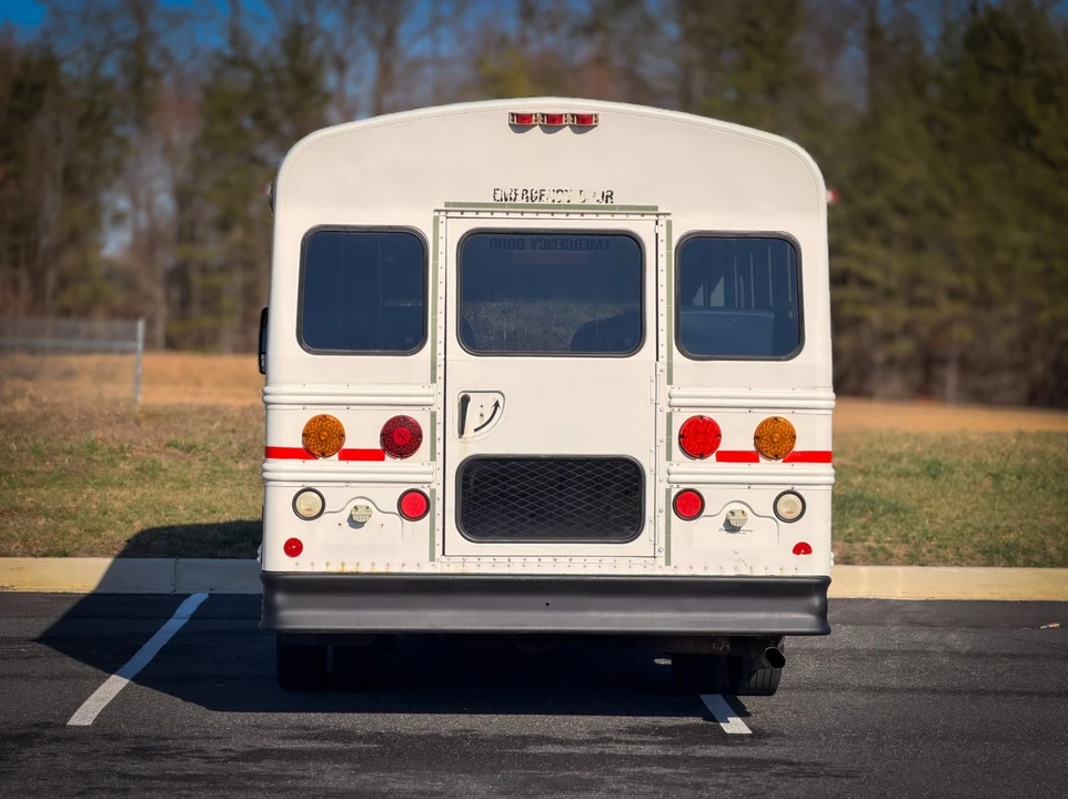 2006 Ford Econoline Van - Image 10 of 21