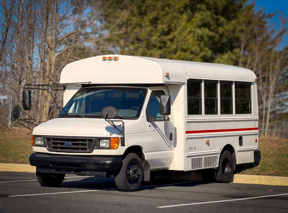 2006 Ford Econoline Van - Image 2 of 21