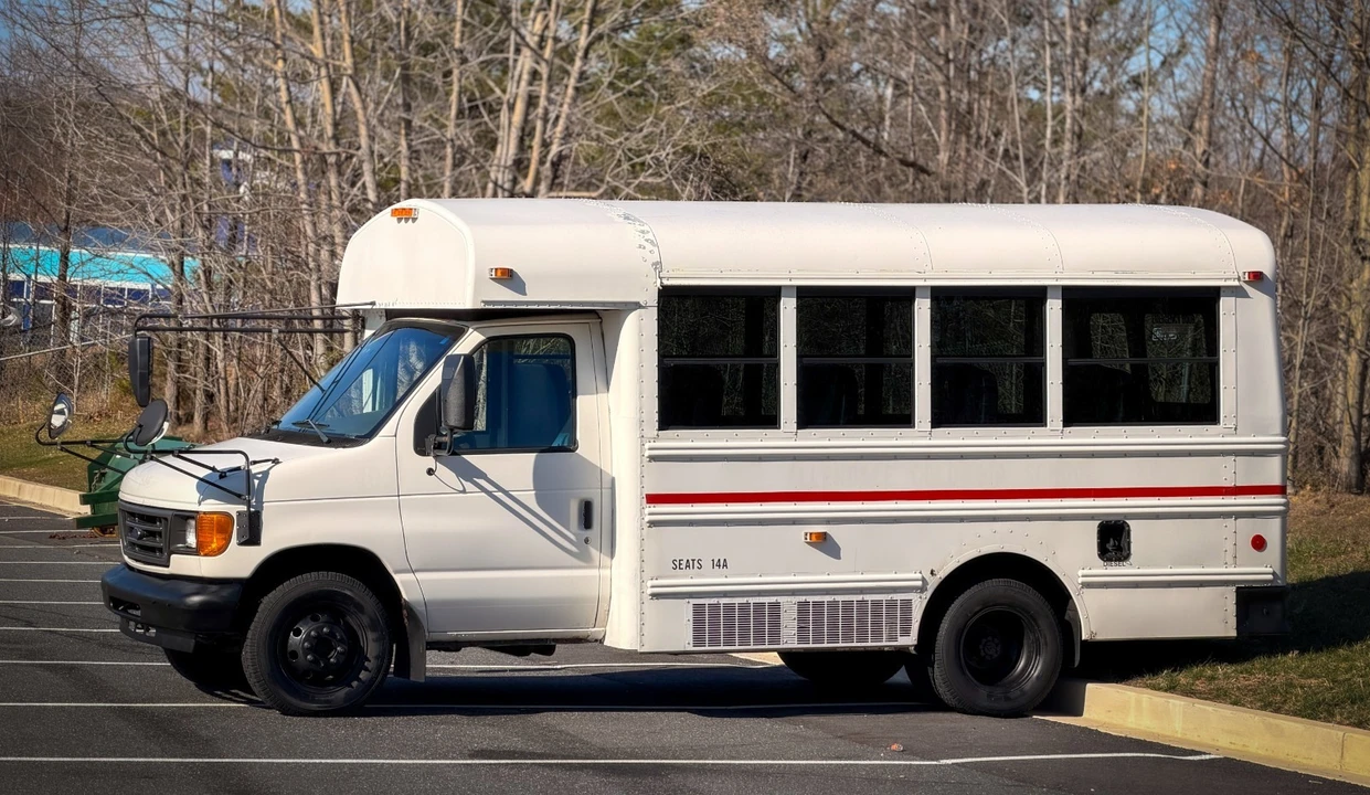 2006 Ford Econoline Van - Image 3 of 21