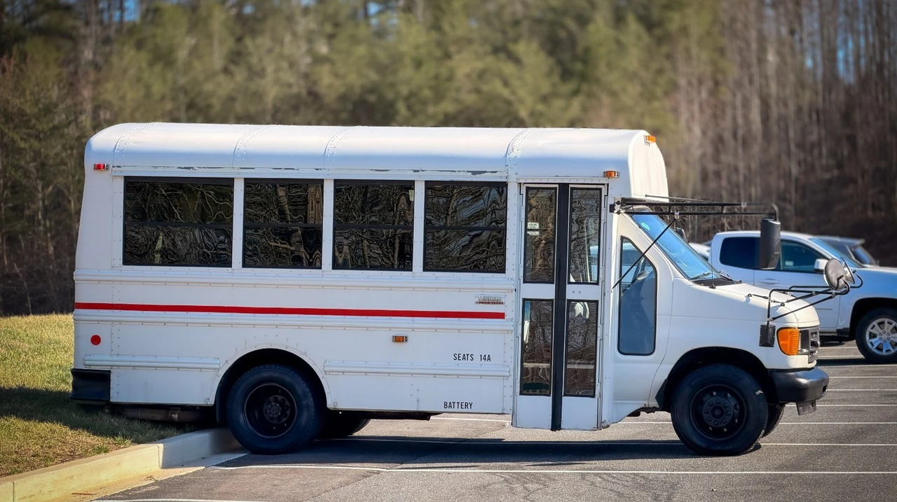 2006 Ford Econoline Van - Image 7 of 21