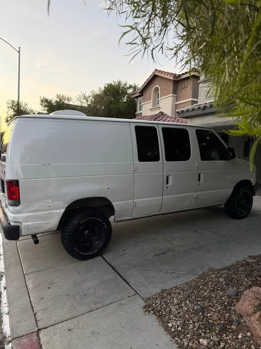2006 Ford Econoline Van - Image 4 of 9