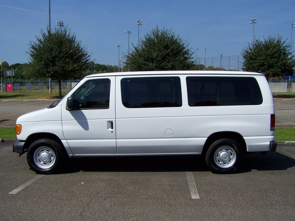 2006 Ford Econoline Van - Image 5 of 14