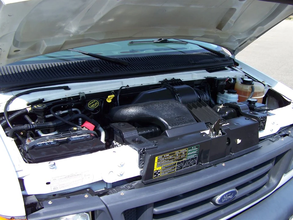 2006 Ford Econoline Van - Image 8 of 14