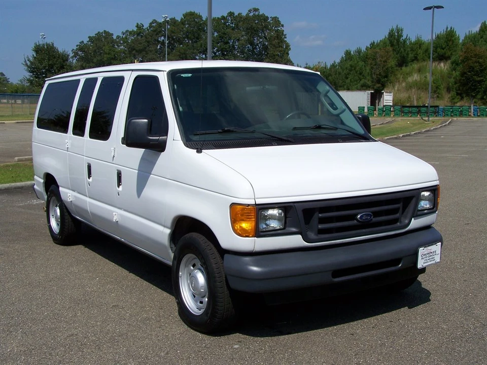 2006 Ford Econoline Van - Image 3 of 14