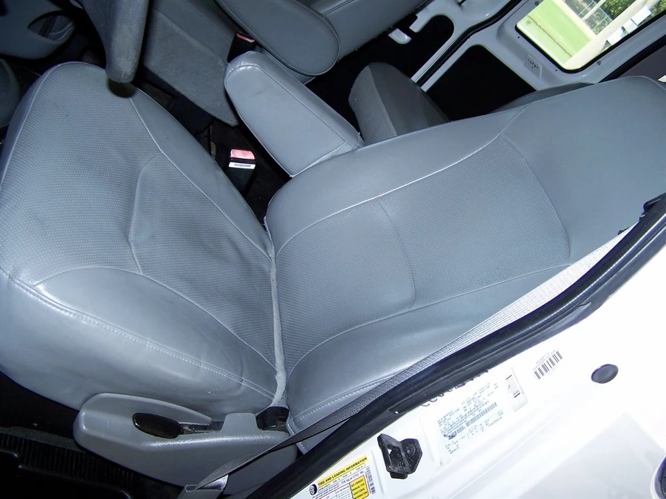 2006 Ford Econoline Van - Image 9 of 14