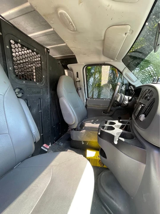 2006 Ford Econoline Van - Image 3 of 9