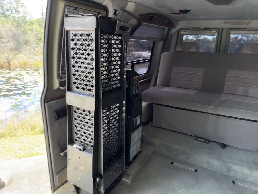 2006 Ford Econoline Van - Image 27 of 31