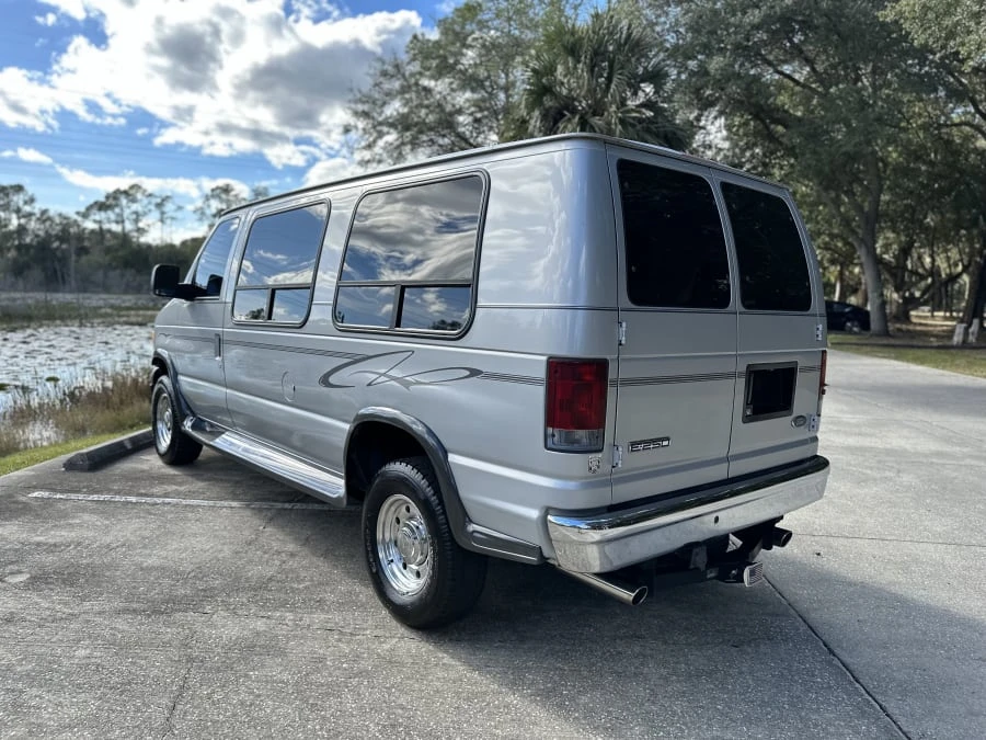 2006 Ford Econoline Van - Image 6 of 31