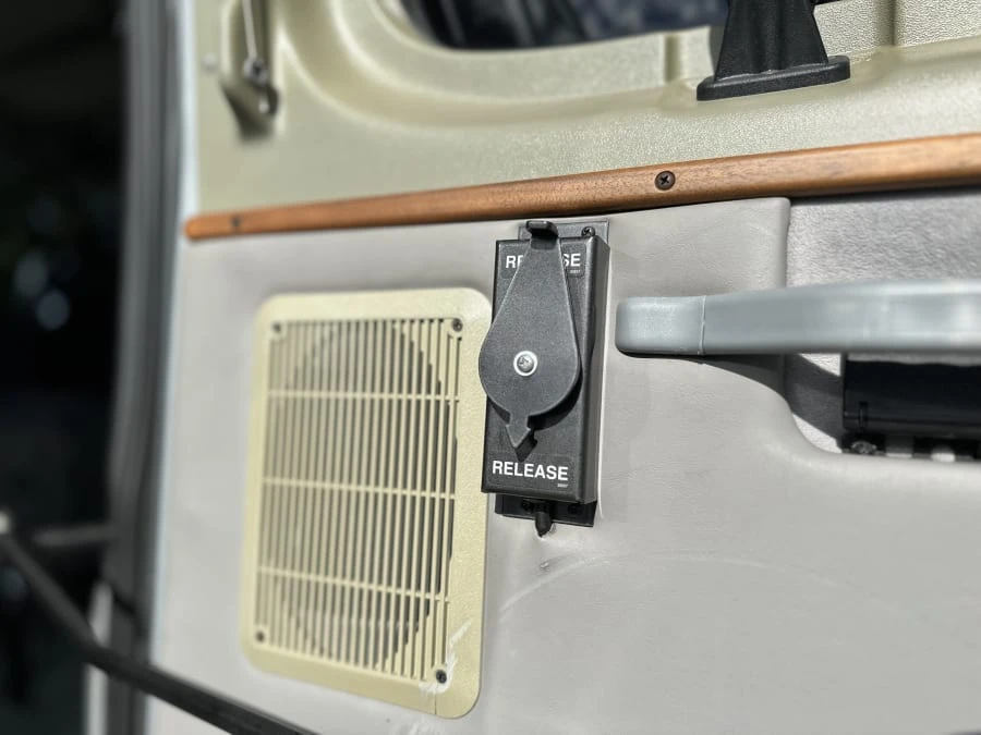 2006 Ford Econoline Van - Image 16 of 31