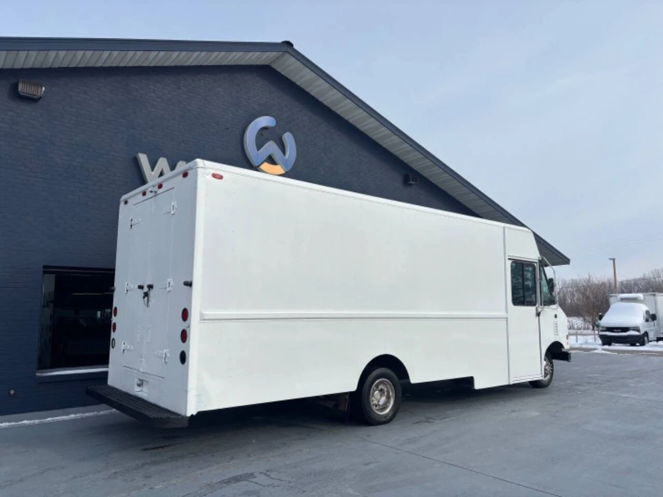 2006 Ford Econoline Van - Image 5 of 12