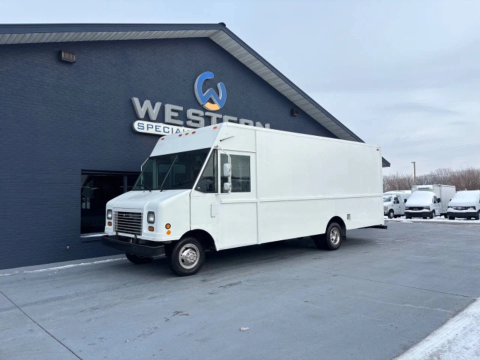 2006 Ford Econoline Van - Image 6 of 11