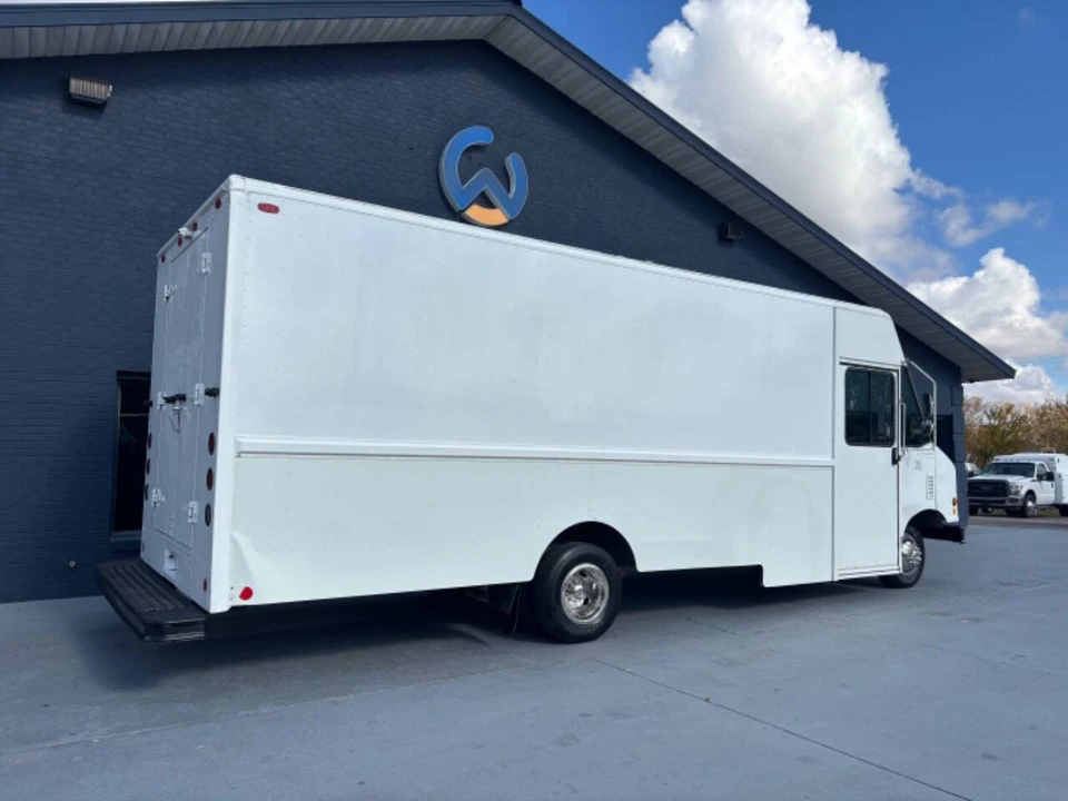 2006 Ford Econoline Van - Image 3 of 12