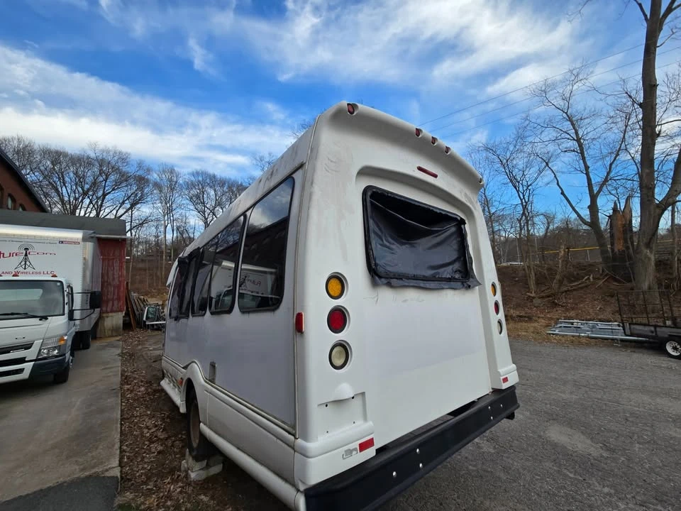 2006 Ford Econoline Van - Image 5 of 8