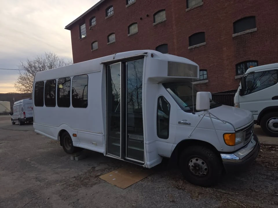 2006 Ford Econoline Van - Image 3 of 8