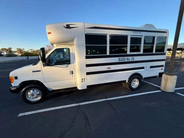 2006 Ford Econoline Van - Image 2 of 12