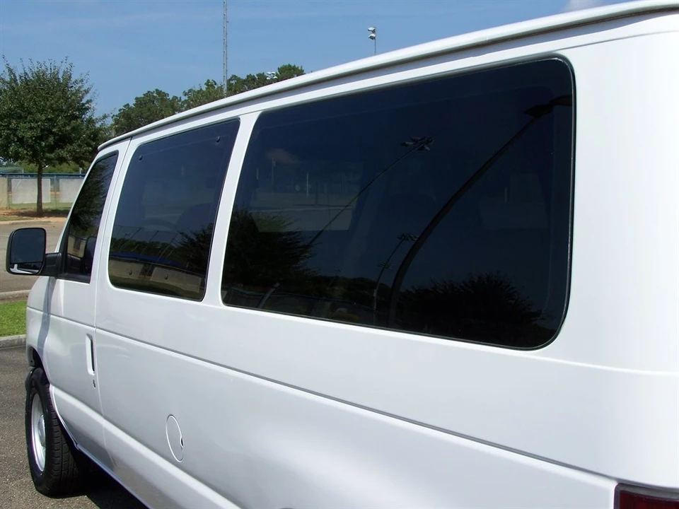2006 Ford Econoline Van - Image 20 of 31