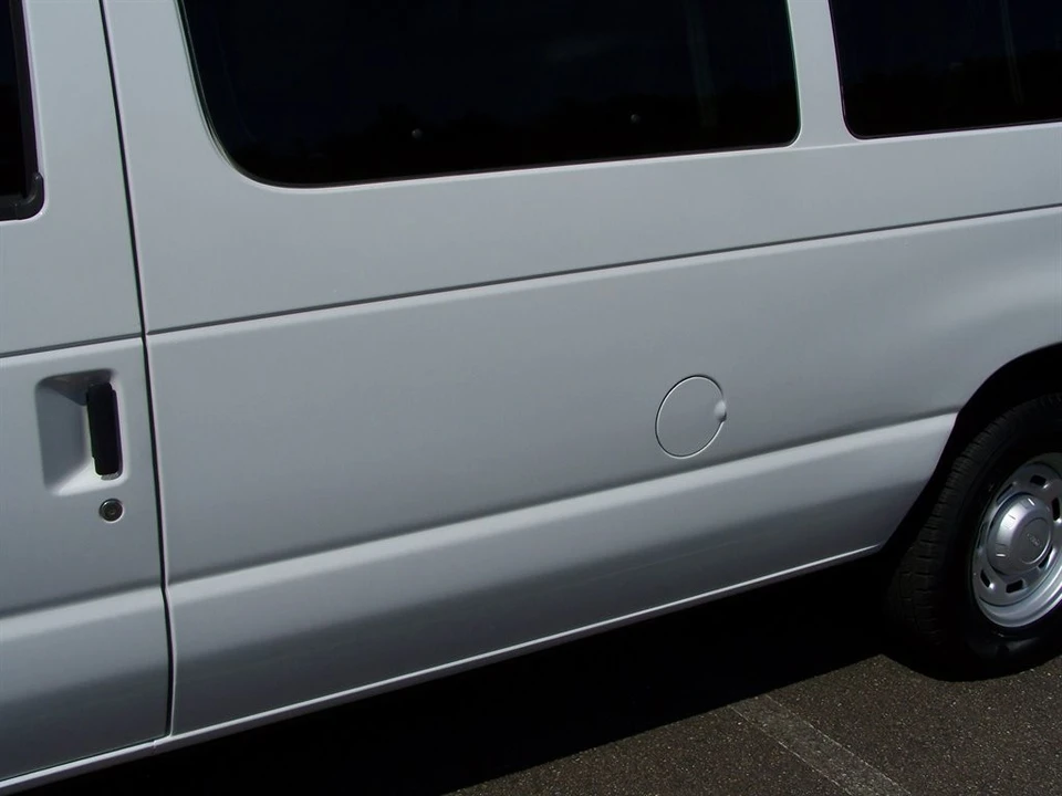 2006 Ford Econoline Van - Image 16 of 31
