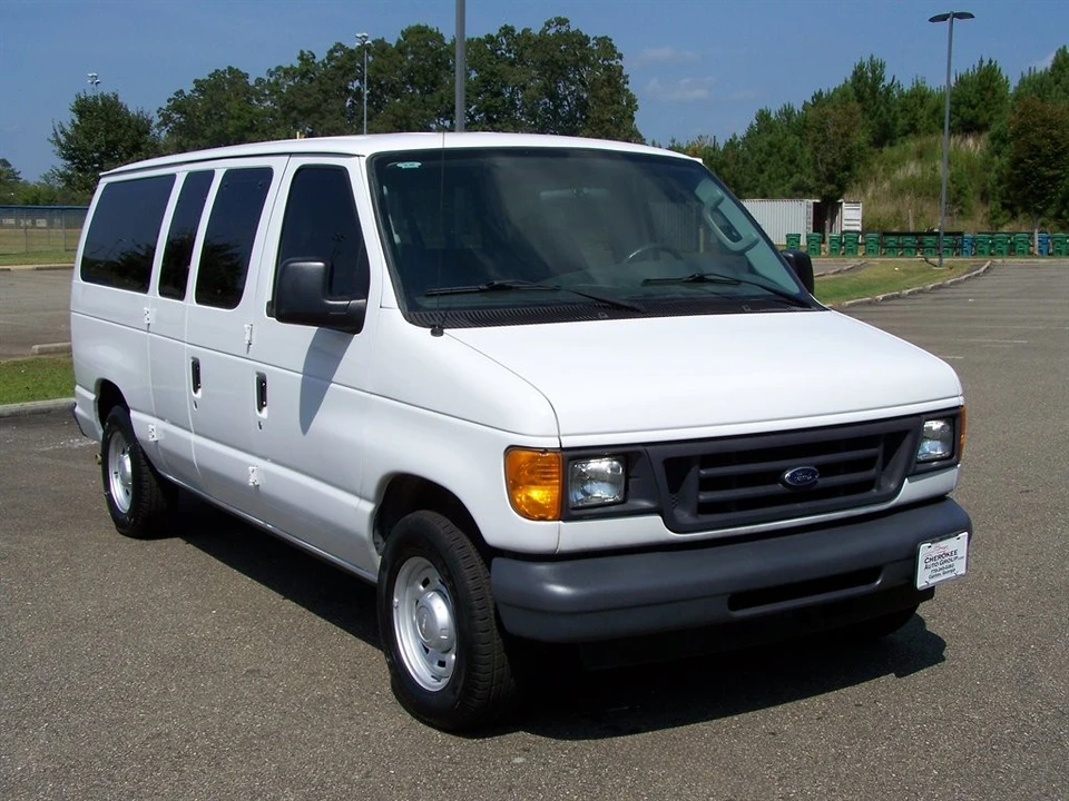2006 Ford Econoline Van - Image 3 of 31