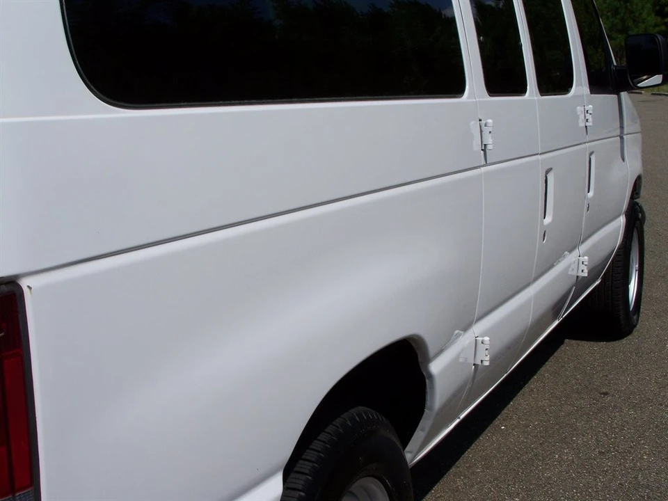 2006 Ford Econoline Van - Image 28 of 31