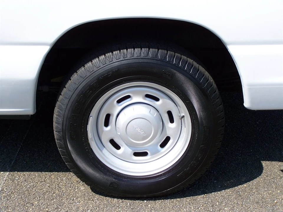 2006 Ford Econoline Van - Image 15 of 31