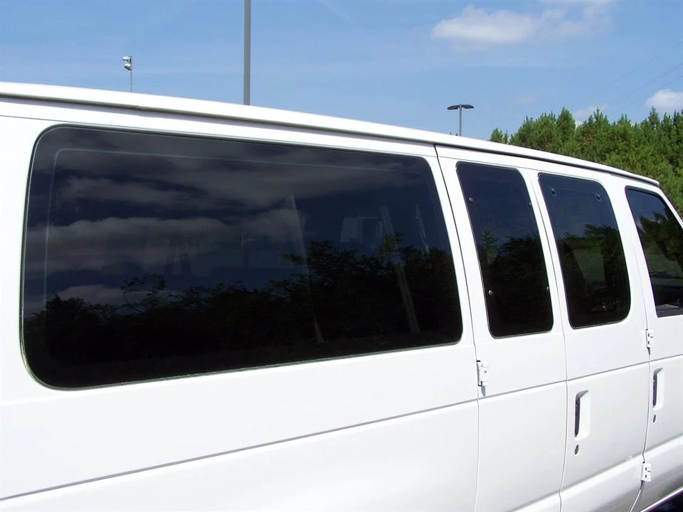 2006 Ford Econoline Van - Image 27 of 31