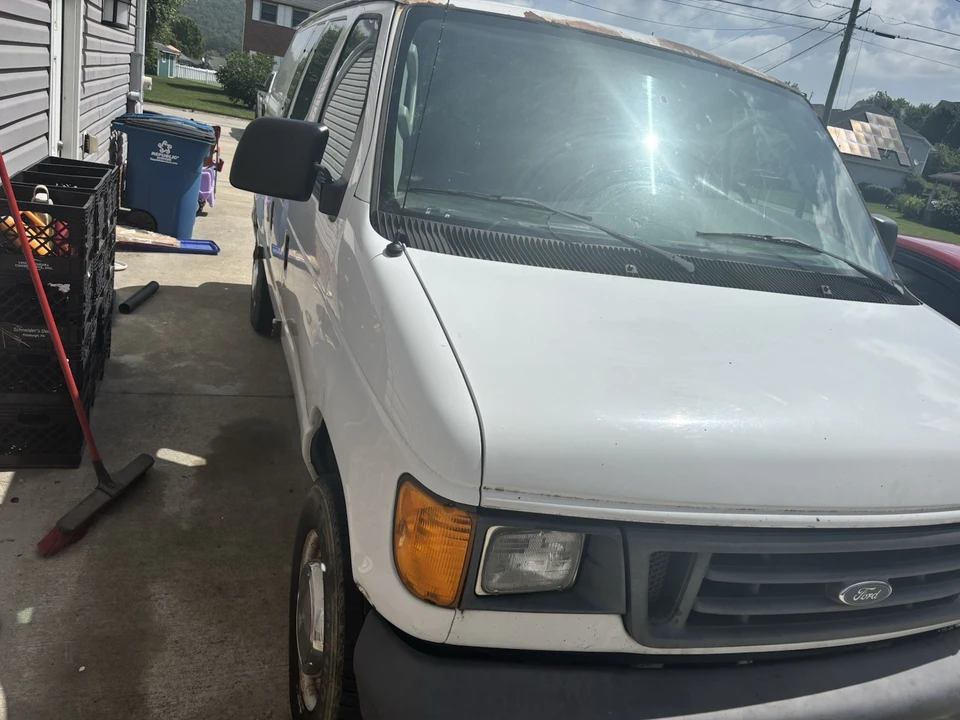 2006 Ford Econoline Van - Image 2 of 6
