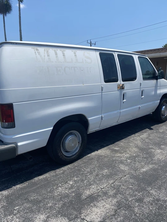 2006 Ford Econoline Van - Image 2 of 10