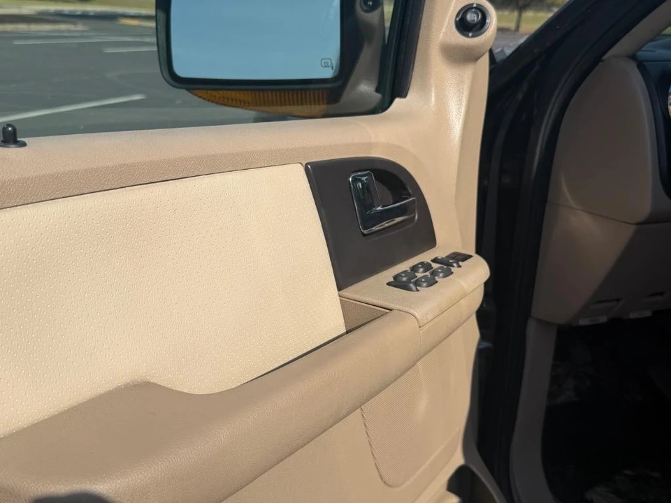 2006 Ford Expedition 2nd Gen - Image 5 of 31