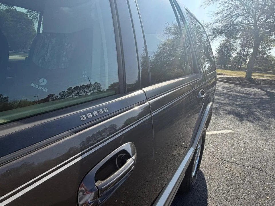 2006 Ford Expedition 2nd Gen - Image 3 of 31