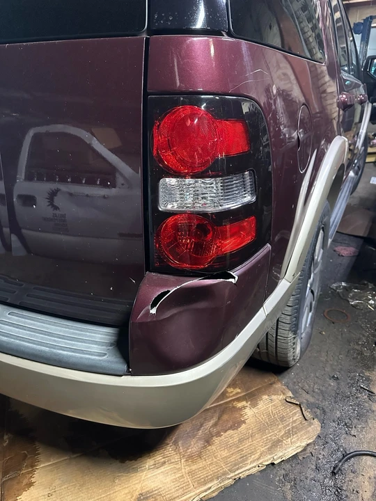 2006 Ford Explorer 4th Gen - Image 5 of 12