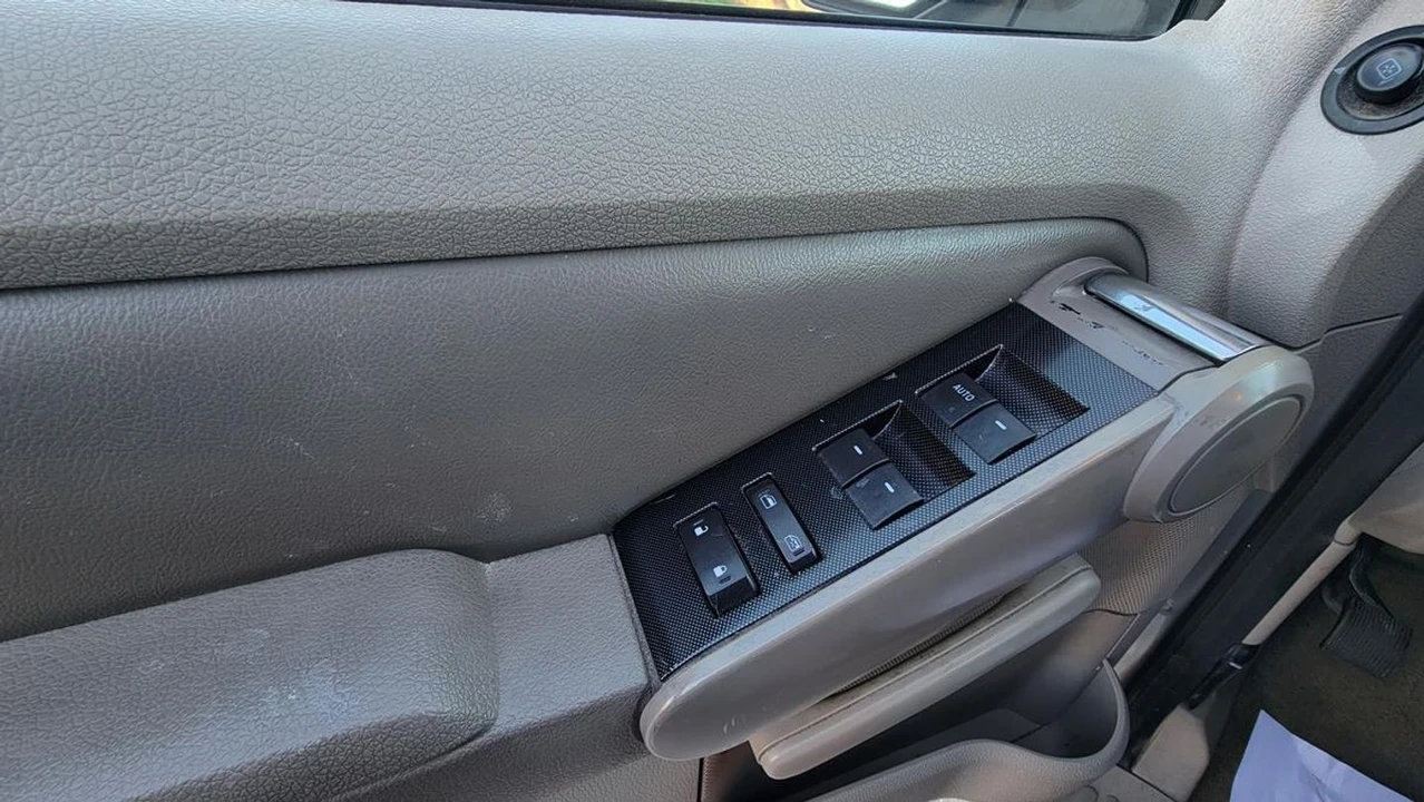 2006 Ford Explorer 4th Gen - Image 26 of 31